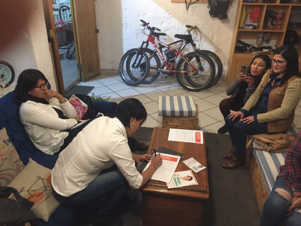 Arequipa: la candidata Karla Dueñas Laura asume los 7 Compromisos 